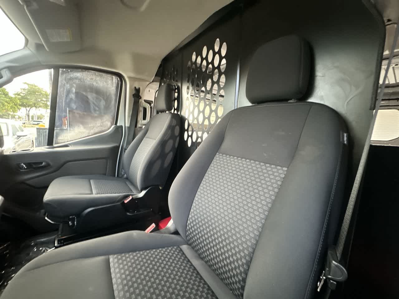 2025 Ford Transit T-250 130" Low Rf 9070 GVWR RWD