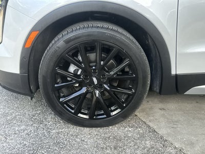2022 Cadillac XT4 FWD Premium Luxury