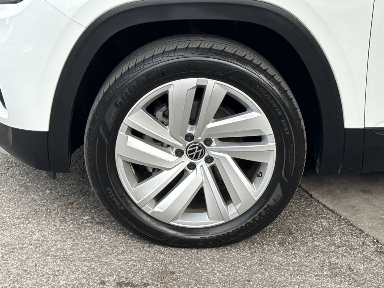 2023 Volkswagen Atlas Cross Sport 2.0T SE w/Technology