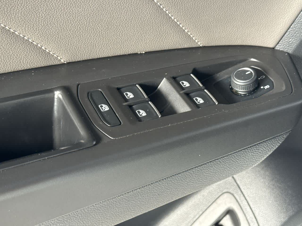 2023 Volkswagen Atlas Cross Sport 2.0T SE w/Technology