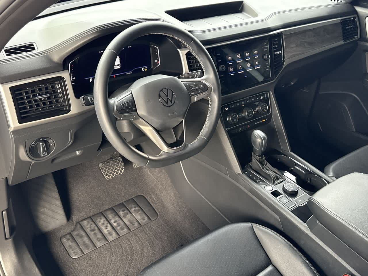 2023 Volkswagen Atlas Cross Sport 2.0T SE w/Technology