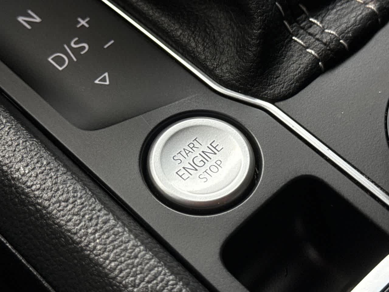 2023 Volkswagen Atlas Cross Sport 2.0T SE w/Technology