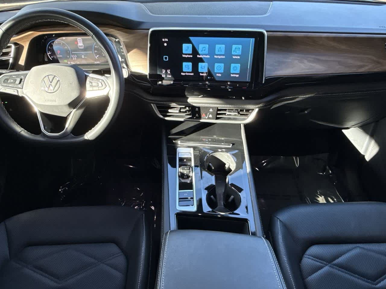 2024 Volkswagen Atlas 2.0T SE w/Technology