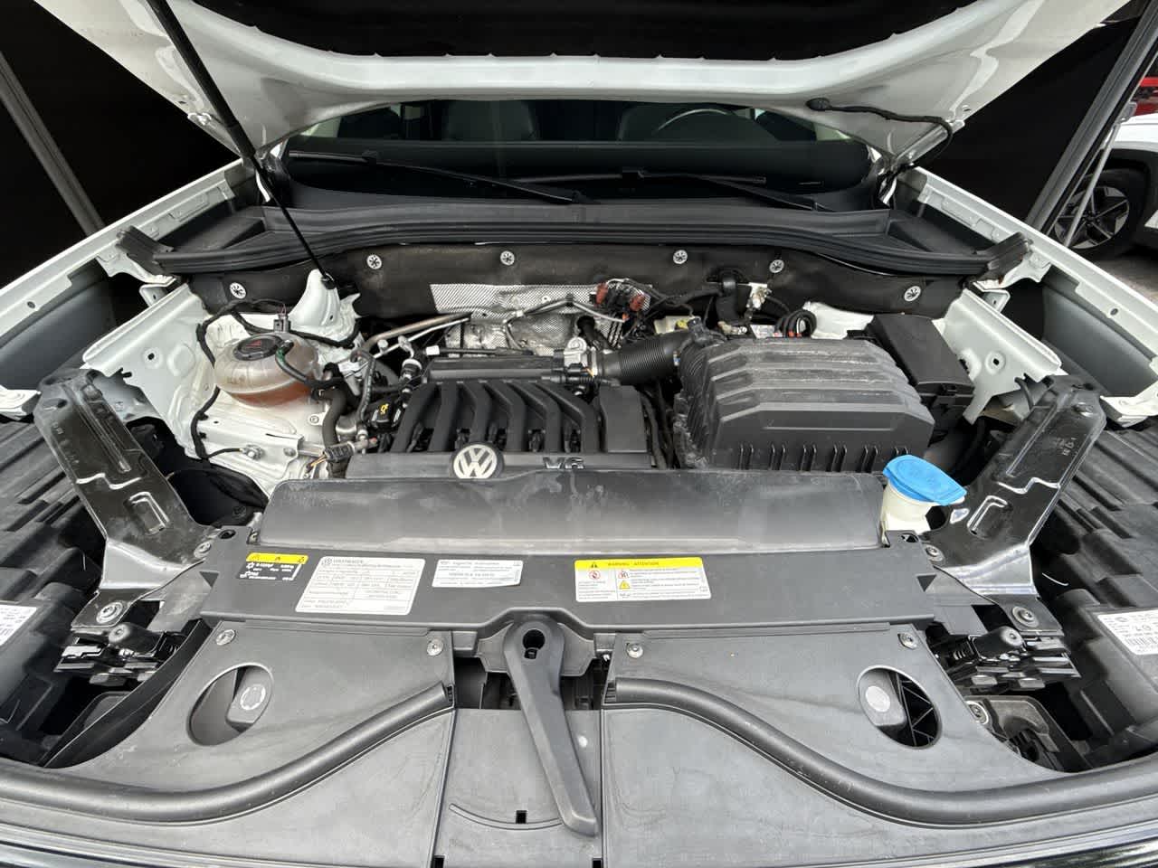 2021 Volkswagen Atlas 3.6L V6 SE w/Technology R-Line