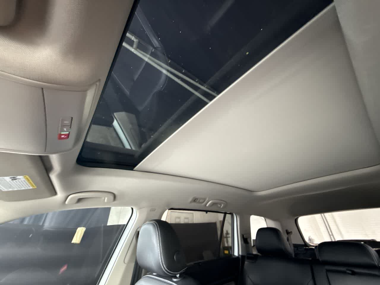 2021 Volkswagen Atlas 3.6L V6 SE w/Technology R-Line