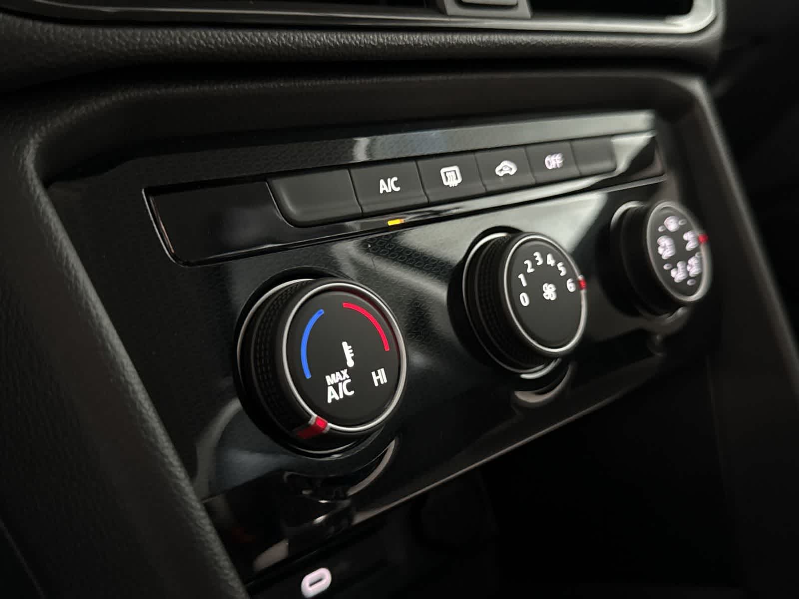 2025 Volkswagen Taos S