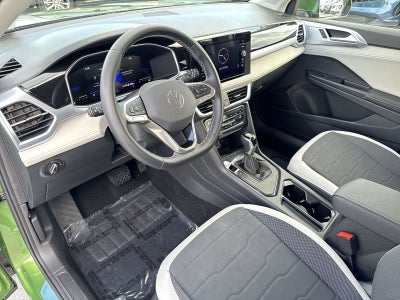 2025 Volkswagen Taos SE