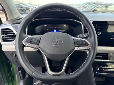 2025 Volkswagen Taos SE