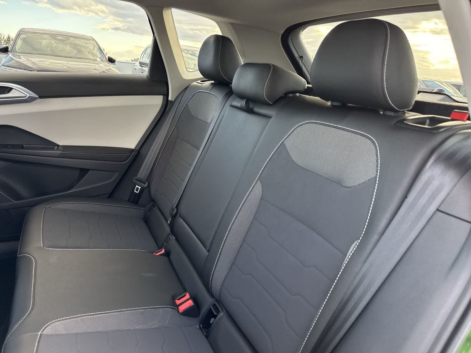 2025 Volkswagen Taos SE