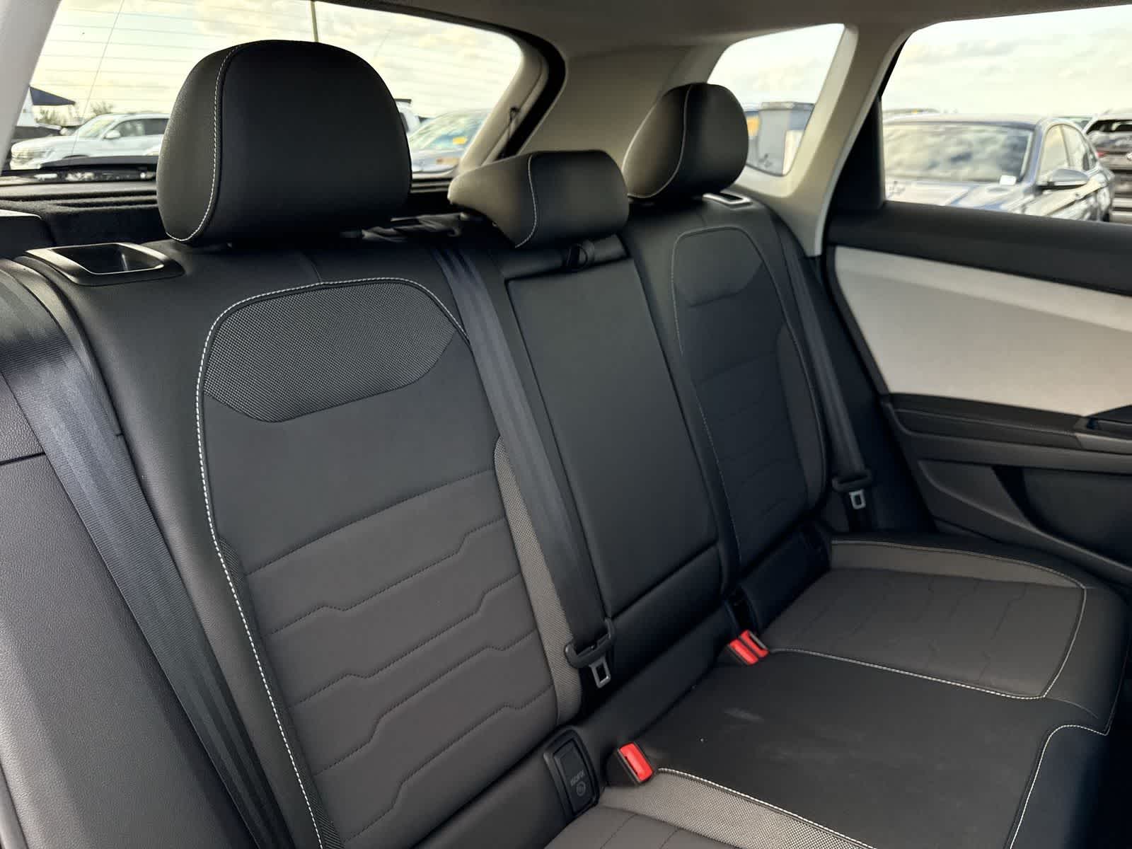 2025 Volkswagen Taos SE