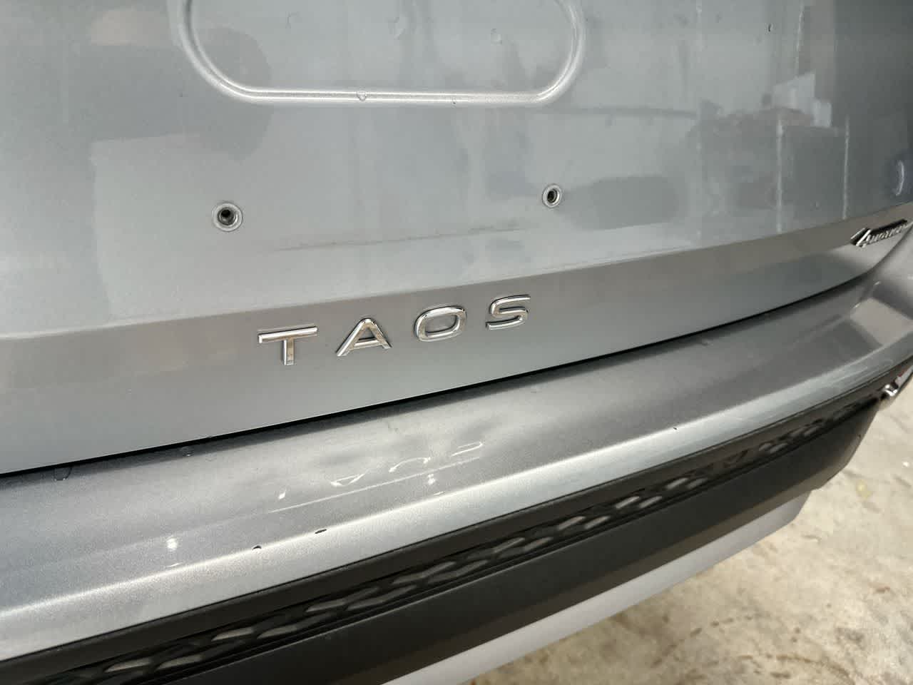 2025 Volkswagen Taos SE - Photo 10