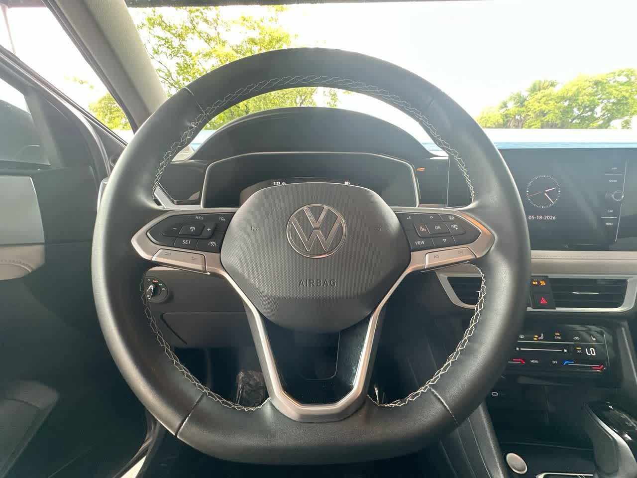 2025 Volkswagen Taos SE - Photo 15
