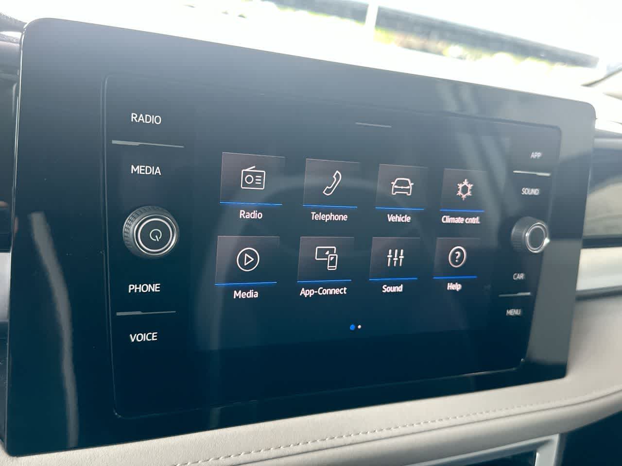 2025 Volkswagen Taos SE - Photo 18