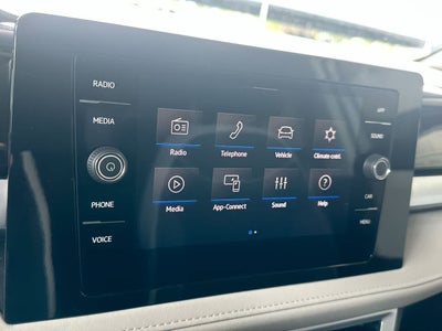 2025 Volkswagen Taos SE