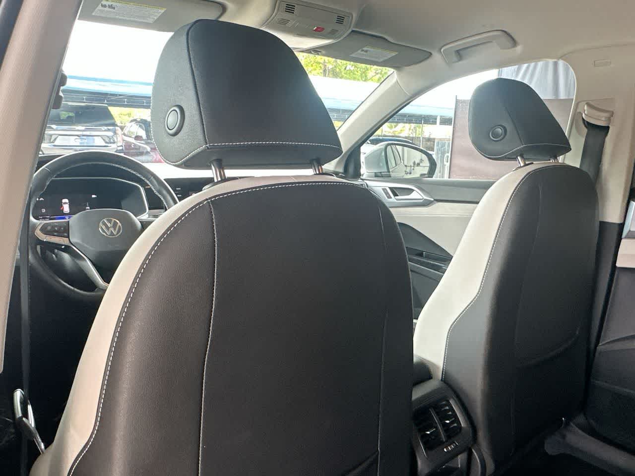 2025 Volkswagen Taos SE - Photo 23