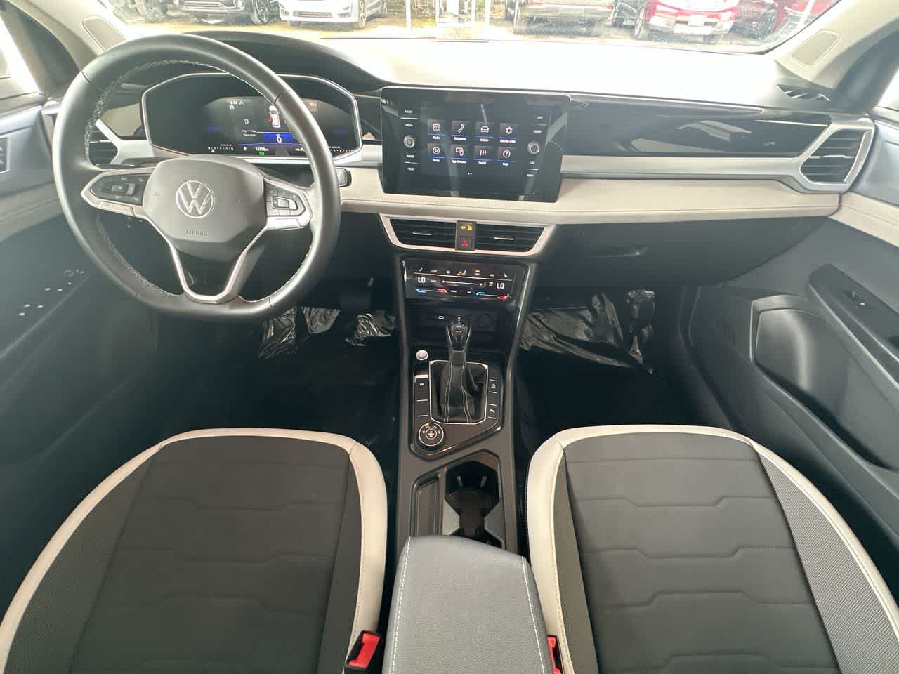2025 Volkswagen Taos SE - Photo 24