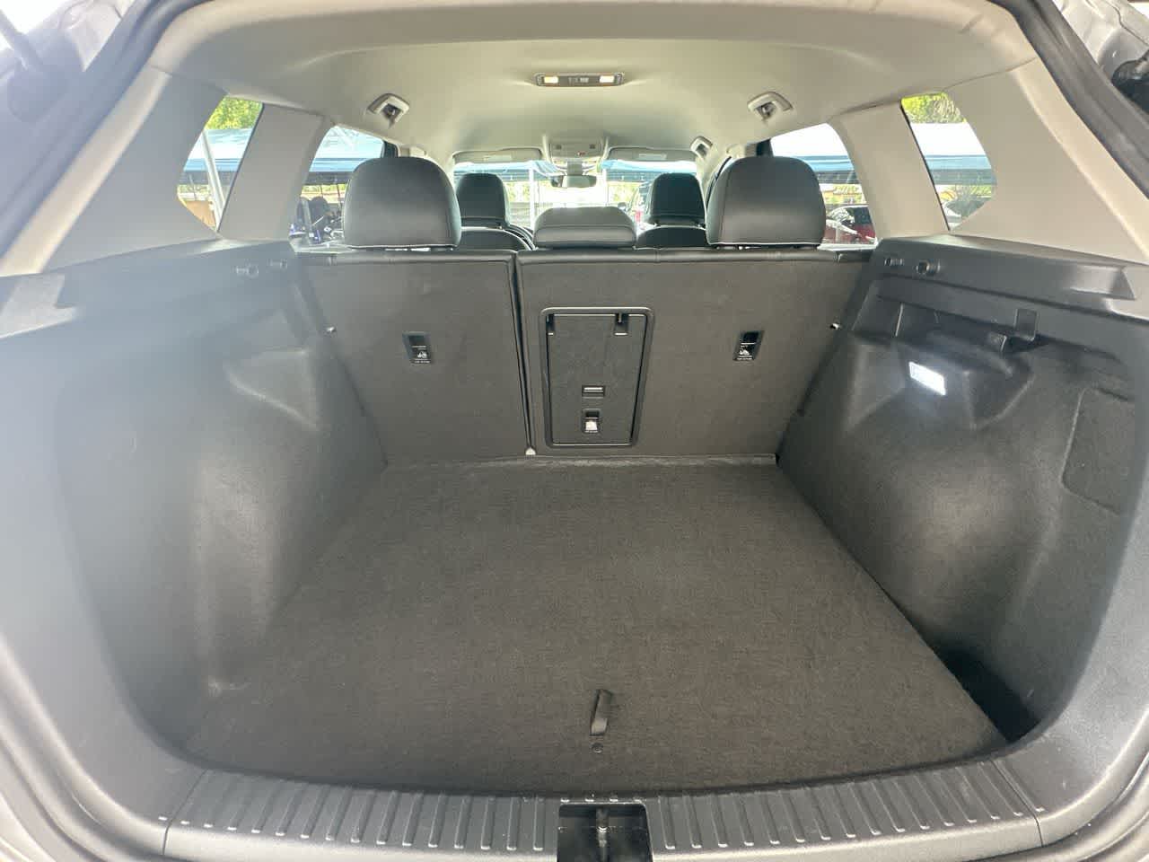 2025 Volkswagen Taos SE - Photo 25