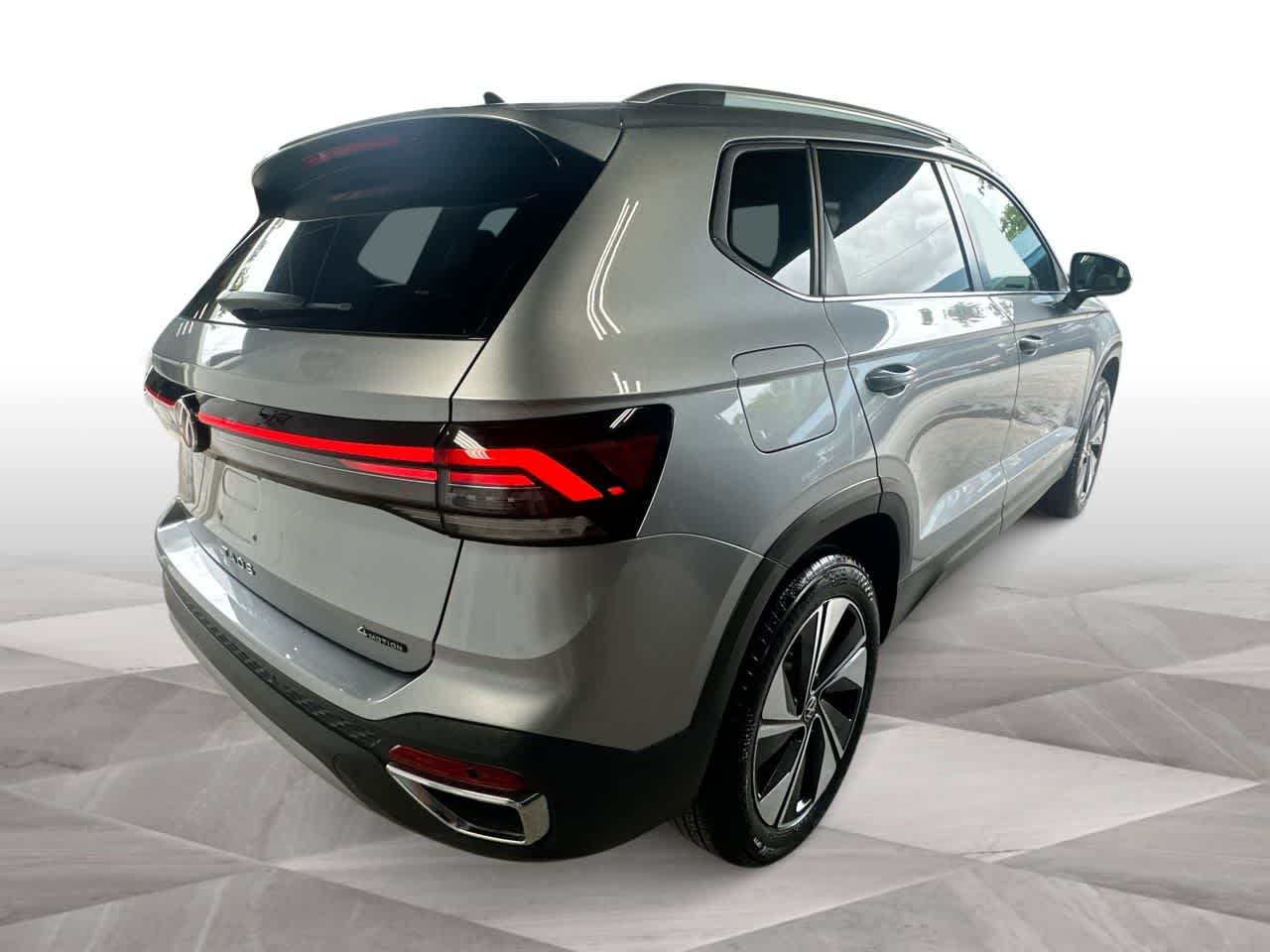 2025 Volkswagen Taos SE - Photo 8