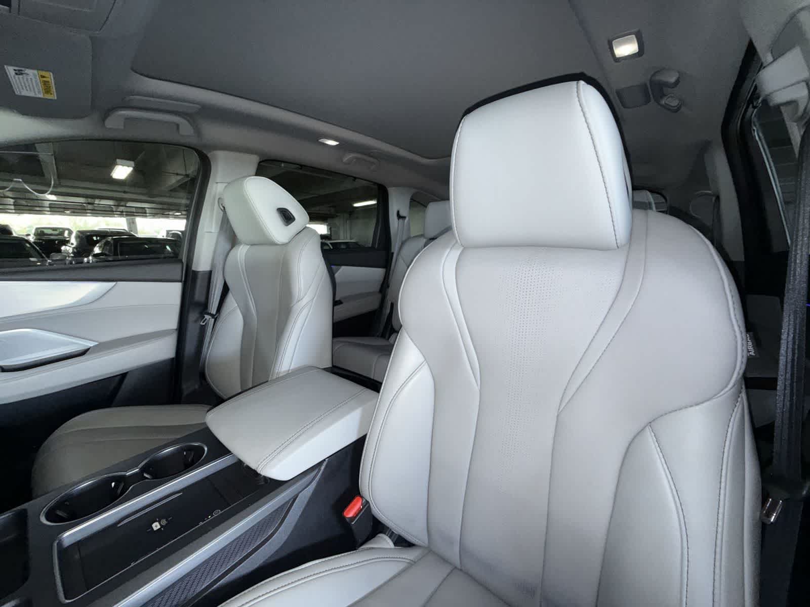 2025 Acura MDX w/Technology Package