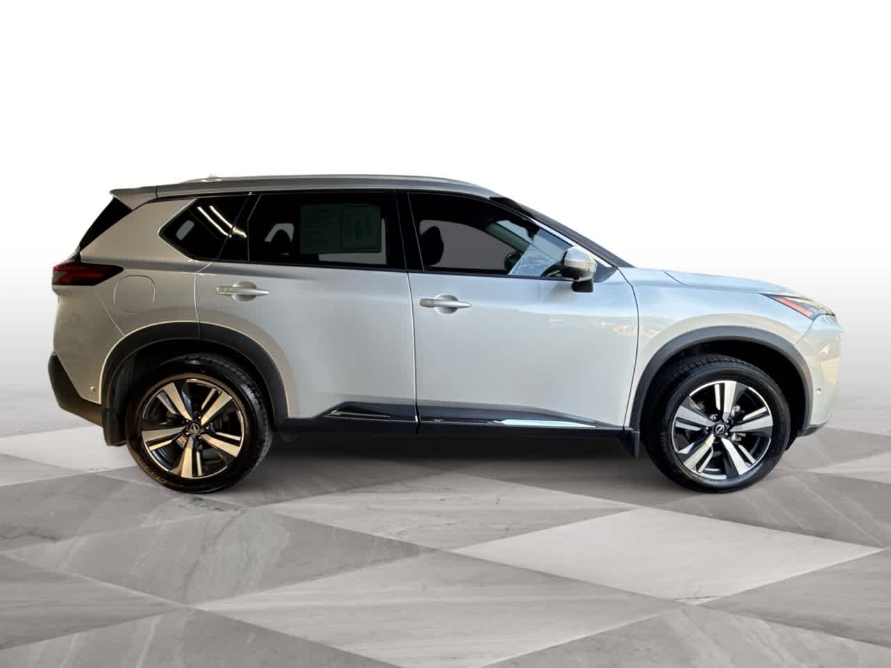 2022 Nissan Rogue SL