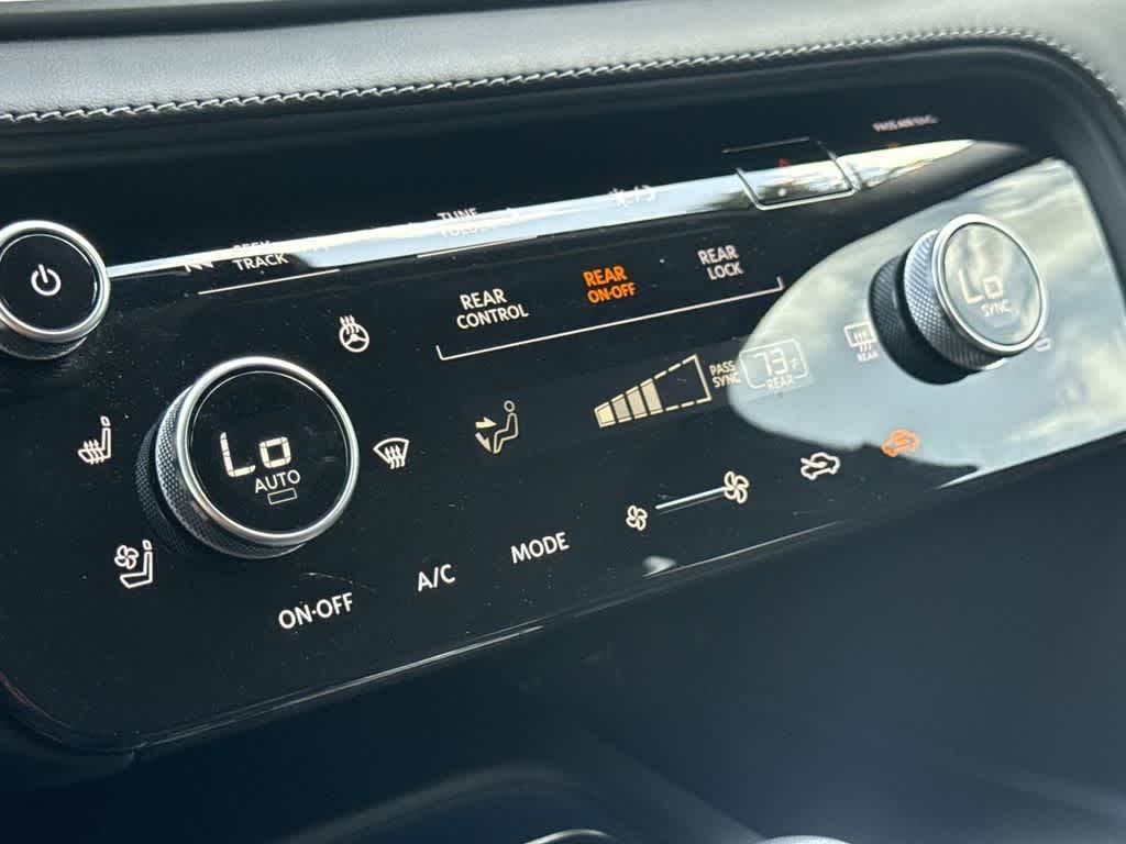2024 INFINITI QX60 LUXE