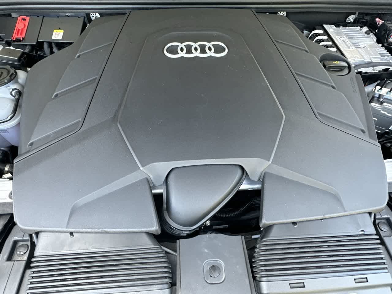 2025 Audi Q8 Premium Plus