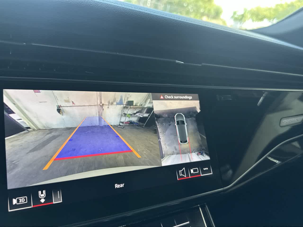 2025 Audi Q8 Premium Plus