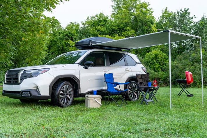 Roof mounted awning for Subaru